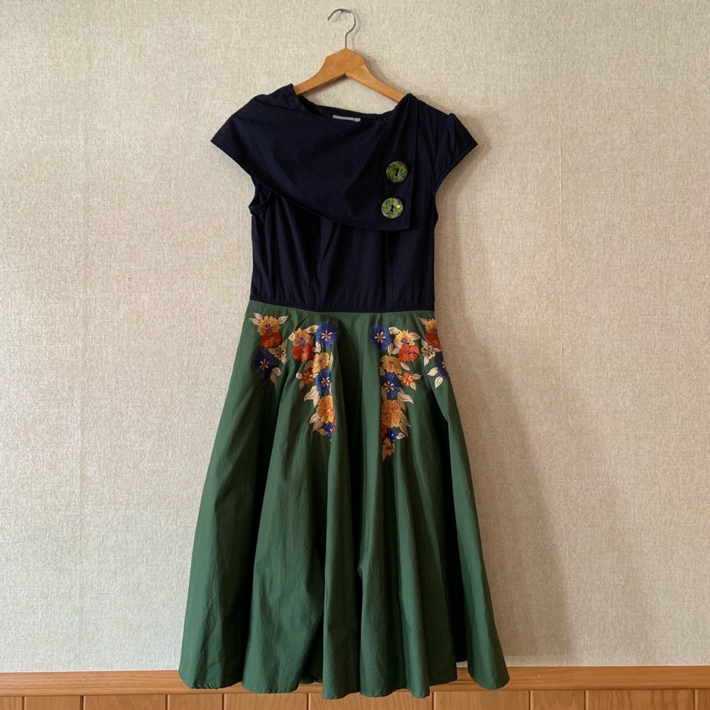 Eshakti Retro Embroidered Floral Fit& Flare Dress Size 6